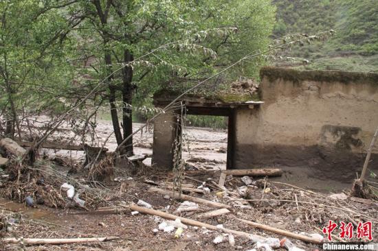 甘肅雹洪災(zāi)區(qū)近6萬斷電用戶90%恢復(fù)供電