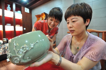 河南汝瓷“疏影缽”飄洋過海成國禮