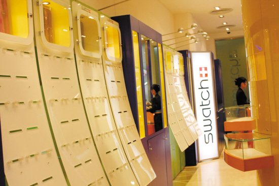 免稅三亞太瘋狂 顧客買奢侈品如同搶白菜(圖)