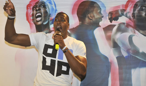 籃球——NBA球員霍華德登陸長春與球迷互動