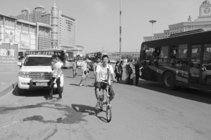 記者體驗(yàn):五種出行方式大比拼 乘公交最快