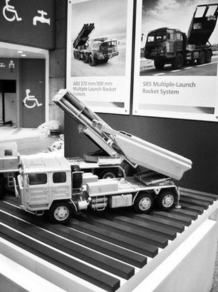 領(lǐng)跑世界：中國SR-5型火箭炮