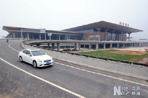 京滬高鐵南京南站通過運(yùn)前檢查 售票系統(tǒng)啟用