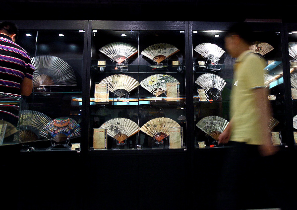 中國扇藝珍藏品亮相滬上