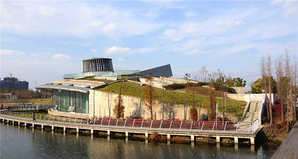 上?，F(xiàn)獨(dú)特人工丘洞辦公室 無(wú)需空調(diào)冬暖夏涼