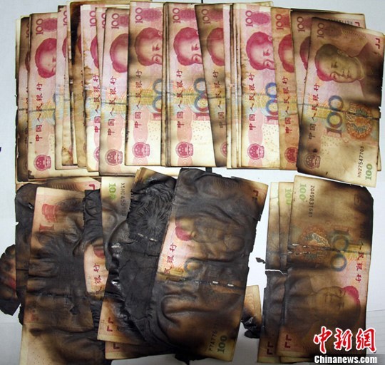 妻子防賊錢(qián)藏電飯鍋 丈夫燒水錢(qián)被毀