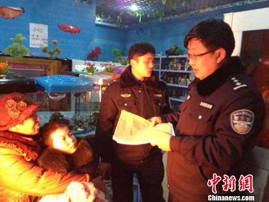 河北90后少年臥冰救人:“再遇這樣的事還會做”