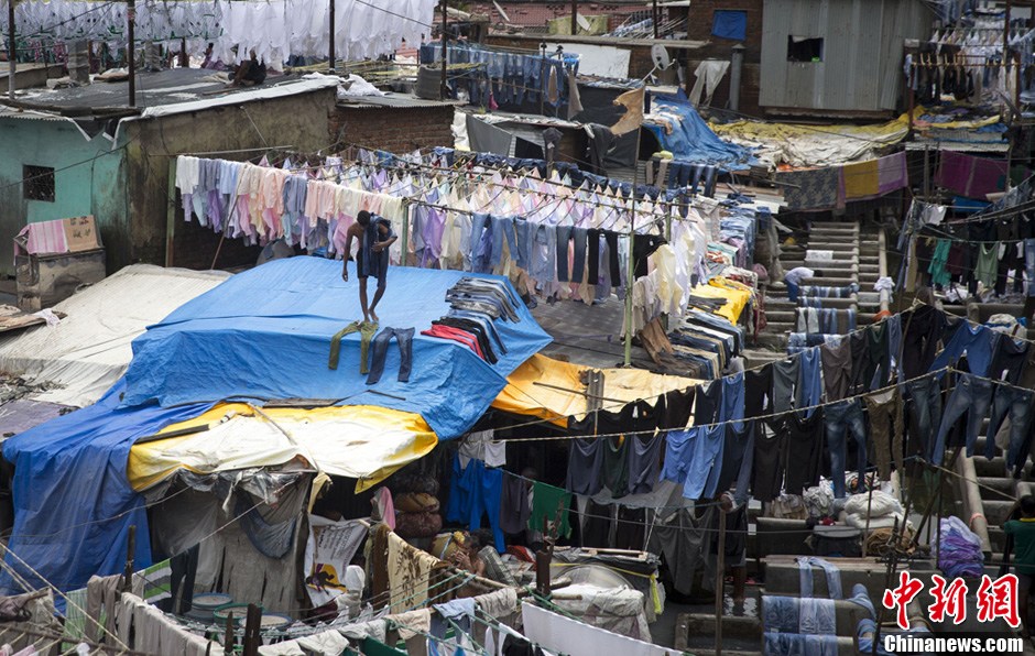 高清：孟買掠影——白衣翩翩的少年