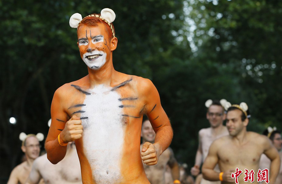 倫敦300動物保護者裸跑 為蘇門答臘虎募集善款(高清)