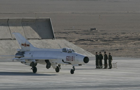 超神秘的中國的“51區(qū)”：簽發(fā)戰(zhàn)機導(dǎo)彈“準(zhǔn)生證”