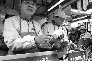 北大賣豬肉才子回京開店 號(hào)稱“中國(guó)最好屠夫”