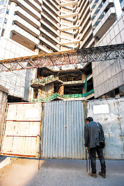 爛尾樓缺管理安全堪憂 深圳17年爛尾王鋼筋嚴重扭曲