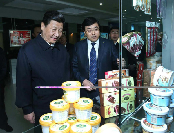 習近平考察乳企 叮囑要高度重視食品安全問題