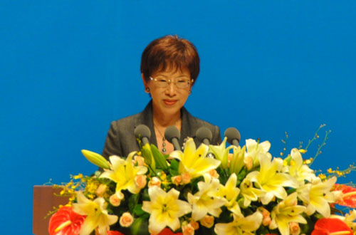 洪秀柱：兩岸民眾愿以最大誠(chéng)意相互交流 建立友誼