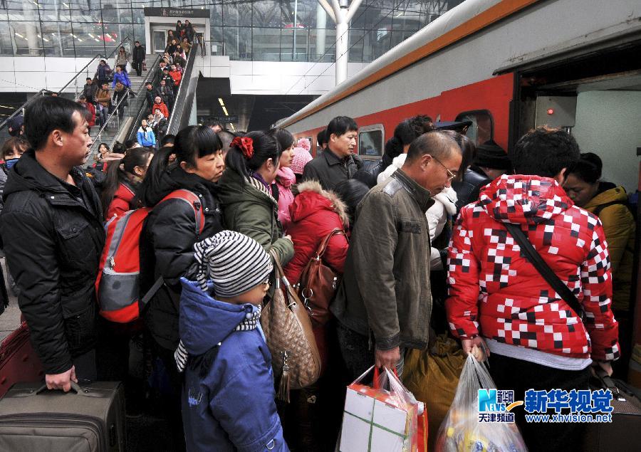 天津火車站迎來春運前返鄉(xiāng)客流高峰