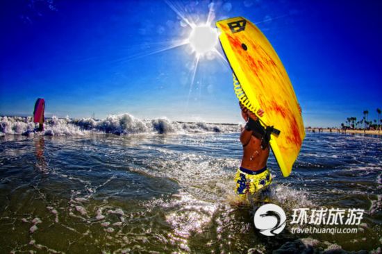 驚險(xiǎn)刺激！盤點(diǎn)世界最美沖浪地