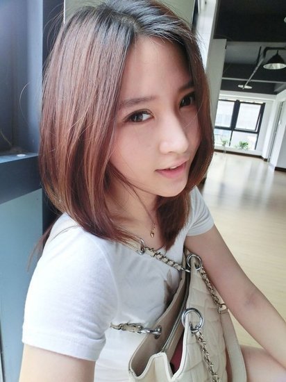 養(yǎng)眼！全國?；ㄐ２菖判邪?/></a></p>

<p>　　她們是校園里最亮眼的風景，她們是校園里最惹人羨的對象，那些生的美麗清純的?；?，是不是也曾在你的身邊出現(xiàn)過？羅文華東理工</p>
</p>
</div>
</div>

<div   class=