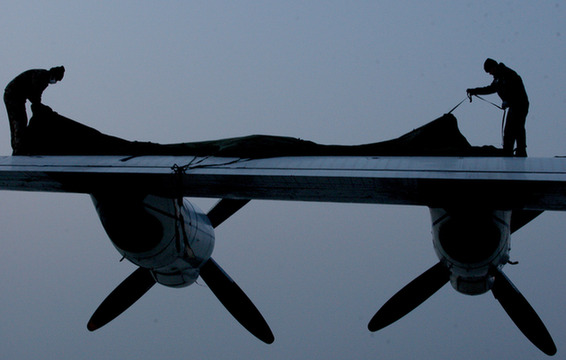 新疆:飛機增雪正當時