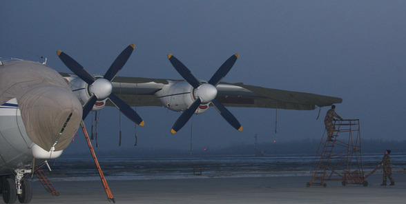 新疆:飛機增雪正當時