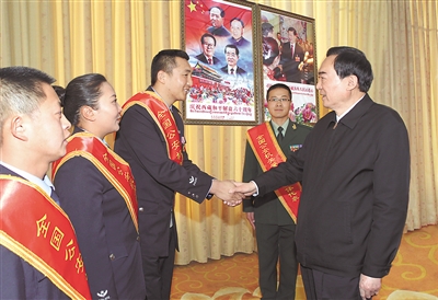 陳全國在會見西藏全國公安機(jī)關(guān)愛民模范代表