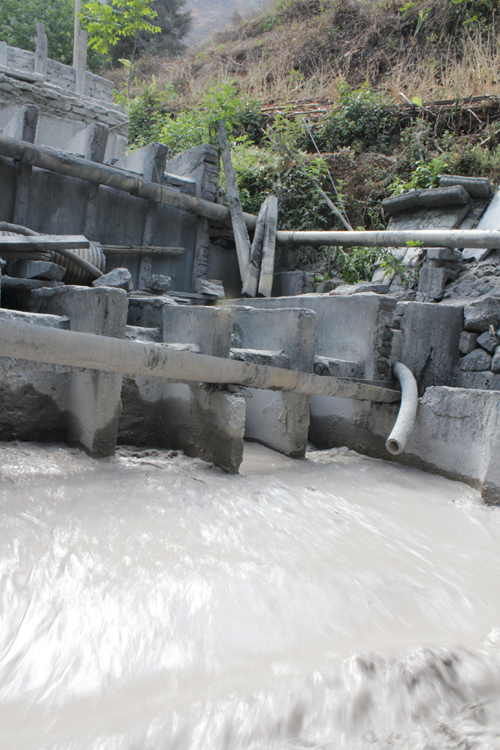 昆明東川區(qū)重獎舉報小江排污者