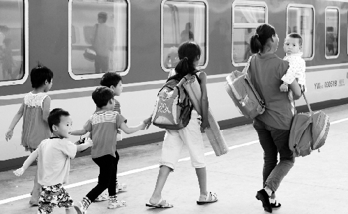 杭州鐵警開微訪談關(guān)注“小候鳥平安暑假行”