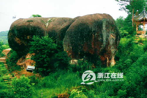 縉云黃龍奇石講述美麗傳說(shuō)