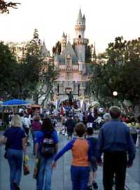 Comcast proposes to buy Walt Disney