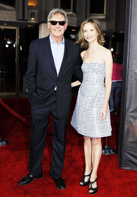 Surprise box office tie for 'Cowboys', 'Smurfs'