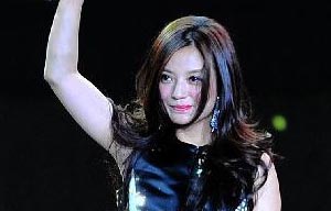 Tom Hiddleston promotes movie 'Thor: The Dark World' in Beijing