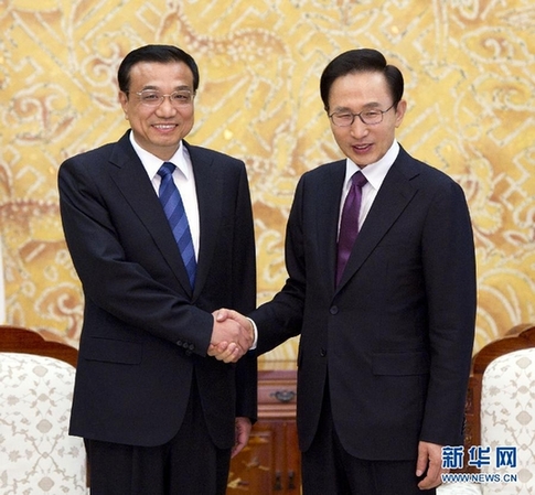 韓國(guó)總統(tǒng)李明博會(huì)見李克強(qiáng)