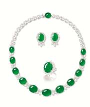 翡翠盤點(diǎn)：款式多樣，ANNA HU 戒指創(chuàng)多項(xiàng)紀(jì)錄