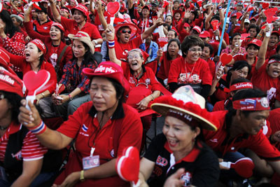 他信呼吁支持者集會(huì)抗議 泰政府準(zhǔn)備強(qiáng)力應(yīng)對(duì)