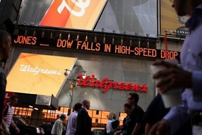 美股大跌道指盤中跌近千點(diǎn) 交易員誤操作可能系誘因