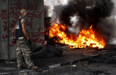 泰國曼谷世貿(mào)中心商場在沖突中遭縱火