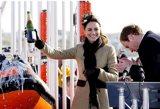 首次與威廉共同出席活動(dòng) 英國(guó)“準(zhǔn)王妃”表現(xiàn)出色