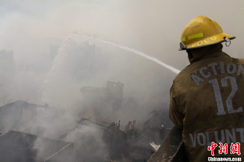 菲律賓首都大馬尼拉地區(qū)馬卡蒂市火災現場