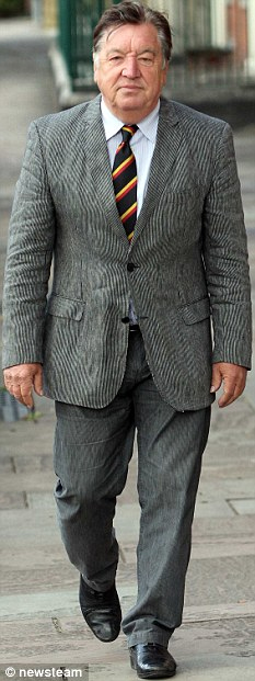 英國富商酒駕拒捕豪車賄賂警察 機(jī)關(guān)算盡有錢難買鬼推磨