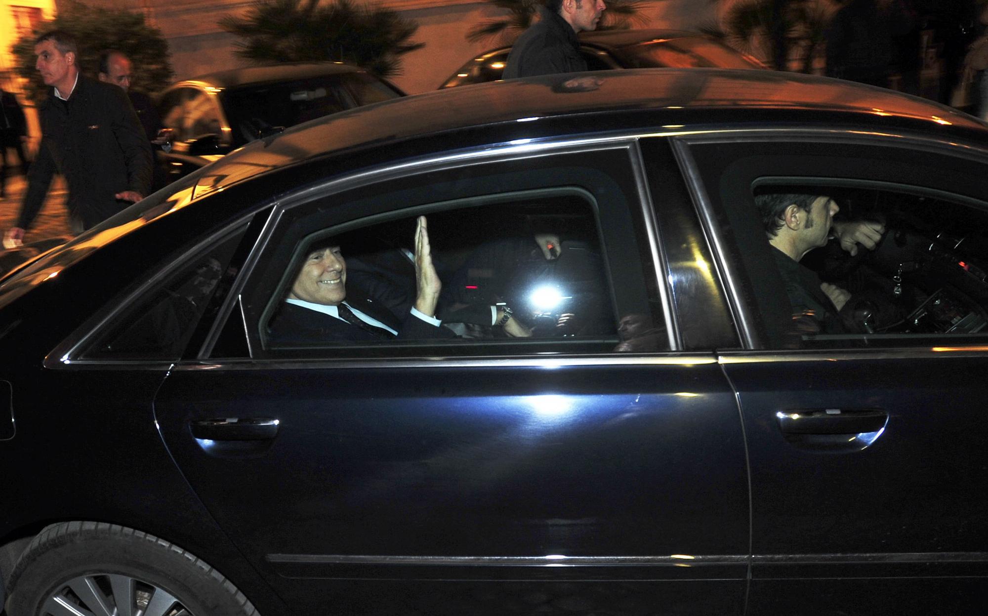 圖說(shuō)貝盧斯科尼多彩人生