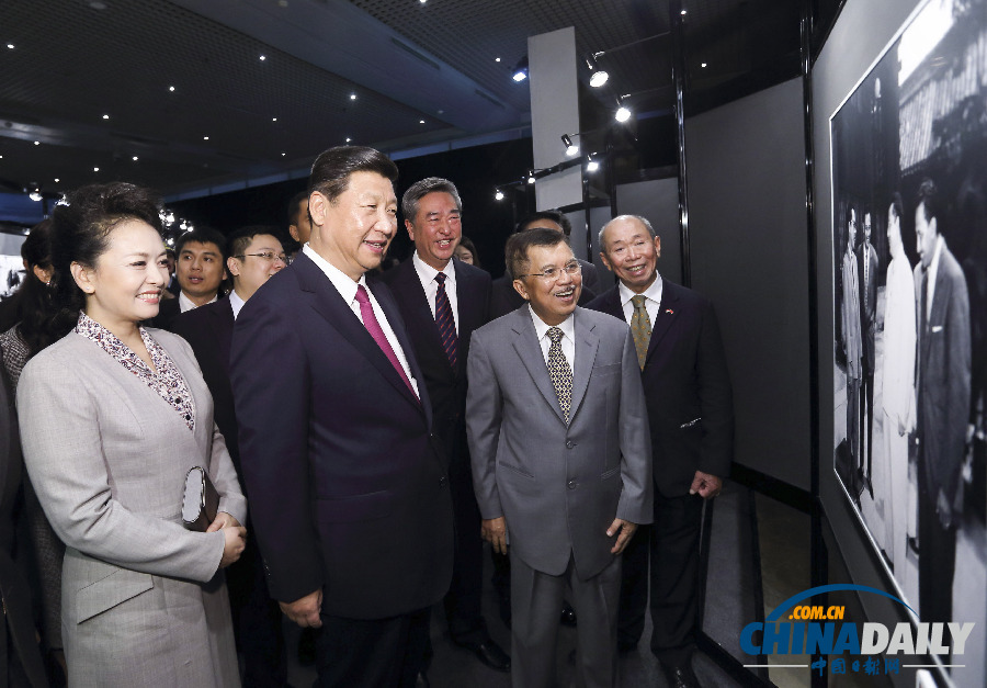 最炫民族風(fēng):盤點(diǎn)彭麗媛東南亞一行亮麗著裝(圖)