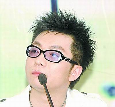 被指抄襲且歌曲很“垃圾” 湯潮當(dāng)場發(fā)飆(圖)