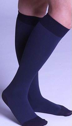 意大利研究發(fā)現(xiàn)穿緊腿長襪能減少打鼾困擾