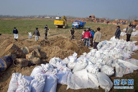 “生態(tài)炸彈”曝出利益鏈