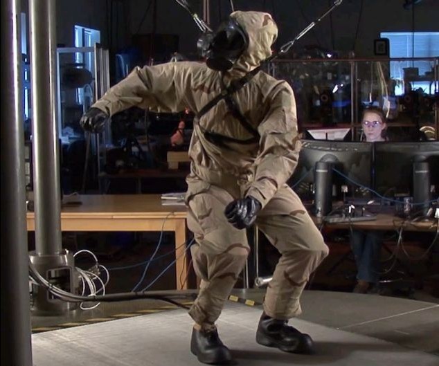 美研發(fā)高性能仿生機器人 能出汗可測試軍用防護(hù)服