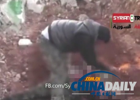 敘親政府組織公布視頻 指反對(duì)派挖政府軍士兵心臟吃