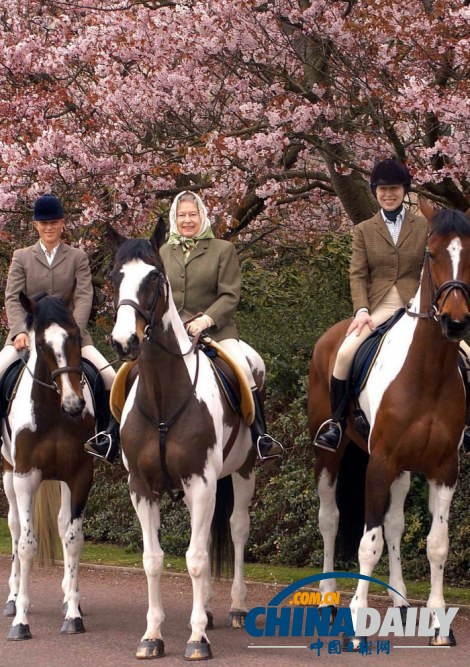 伊麗莎白女王童年照曝光 愛馬情結(jié)從小展現(xiàn)(圖)