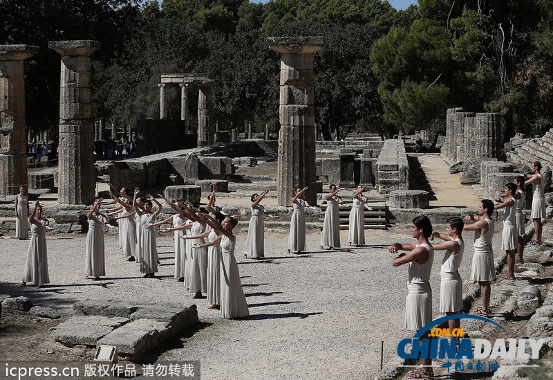 索契冬奧會(huì)希臘采集圣火火炬?zhèn)鬟f啟動(dòng)開幕倒計(jì)時(shí)