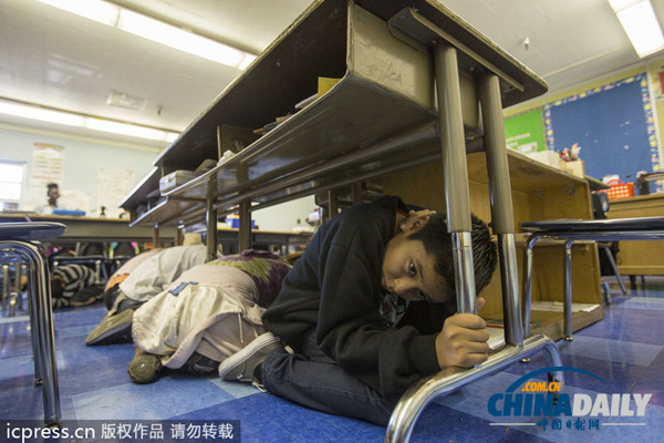 圖:全球1800萬民眾參加世界最大年度地震演習(xí)