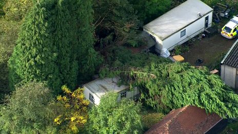 英國(guó)遭強(qiáng)勁風(fēng)暴襲擊 至少2人死亡百余架航班停運(yùn)