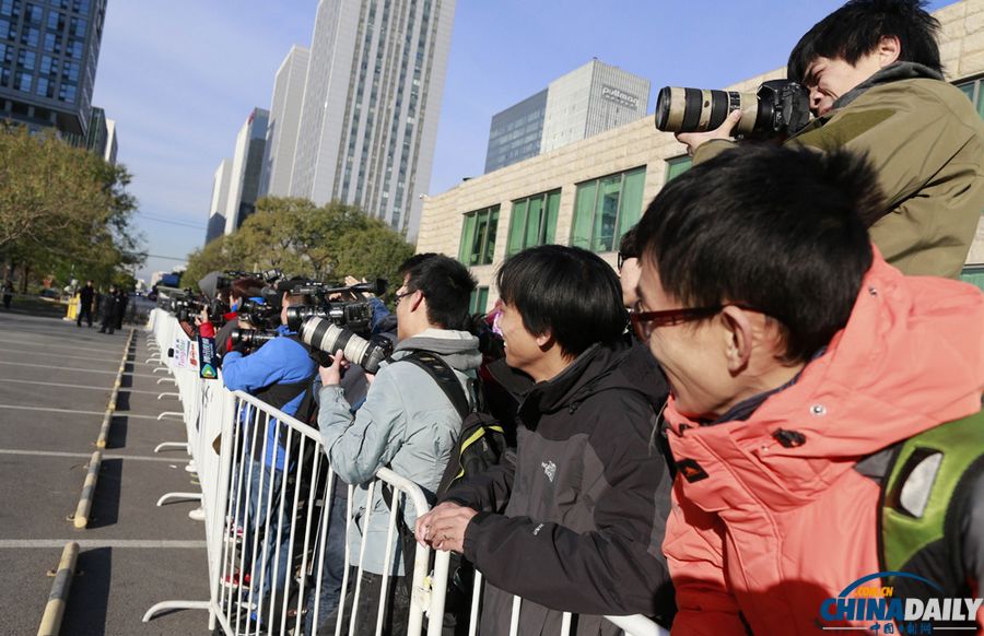 李某某等五人強(qiáng)奸案二審開庭